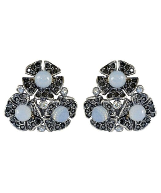 Pendientes cortos de tres flores en plata de ley rodinada con Swarovski