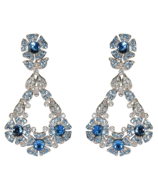 Pendientes largos de flores azules en plata rodinada con Swarovski