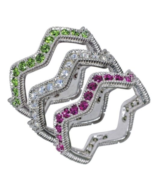 Anillos de plata retorcidos con un baño de rodio y distintos colores