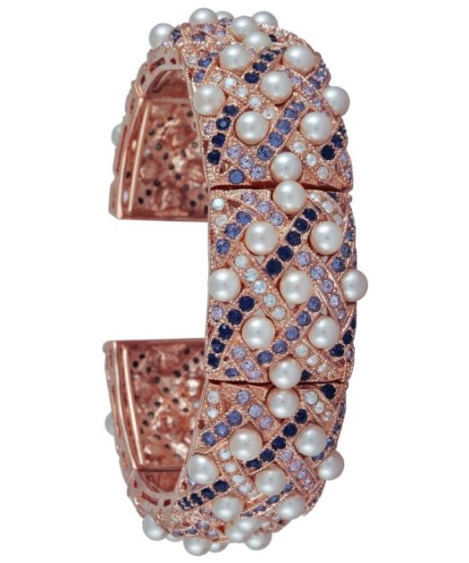 Brazalete oro rosa con perlas blancas de plata de ley montado con Swarovski Elements