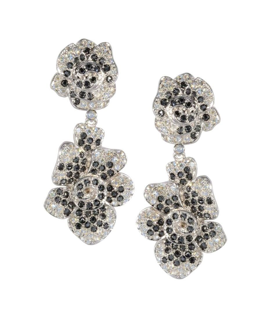 Pendientes flores blancas y negras de plata de ley rodinada con Swarovski
