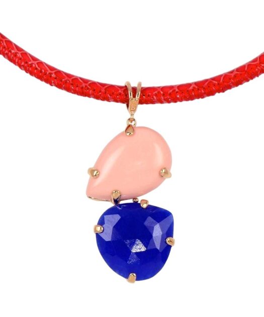 Colgante coral rosa y piedra azul de plata de ley con un baño de oro