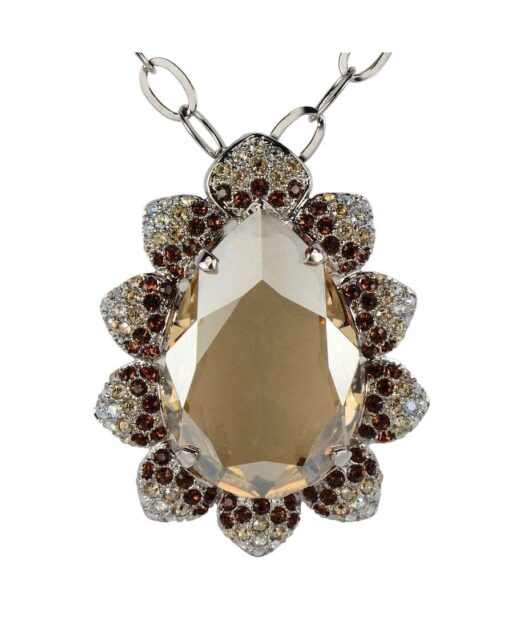 Colgante de plata con cristales marrones de Swarovski y cadena a juego