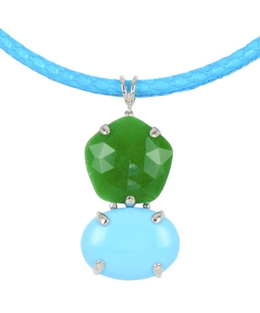 Colgante piedra verde y turquesa en plata rodinada con cuero azul