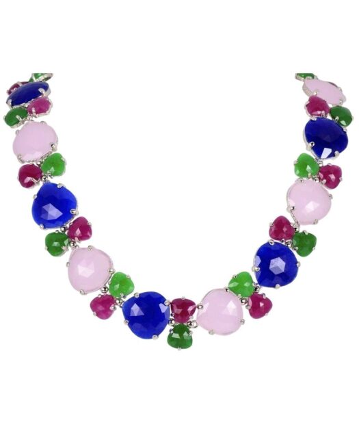 Collar de piedras naturales en cuatro colores diferentes