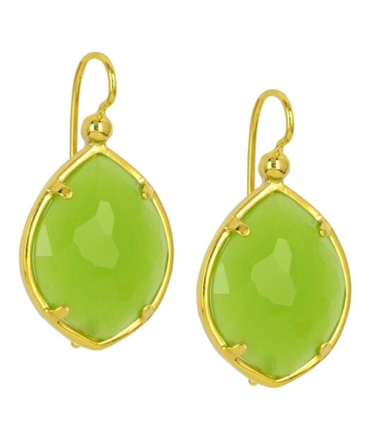 Pendientes con una piedra natural verde oliva fabricados en plata de primera ley con un baño de oro amarillo