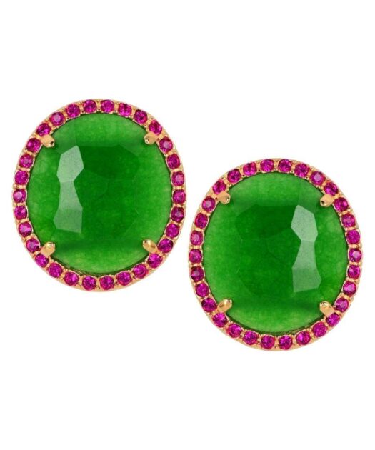 Pendientes pegados a la oreja con una piedra natural verde y cristales Swarovski