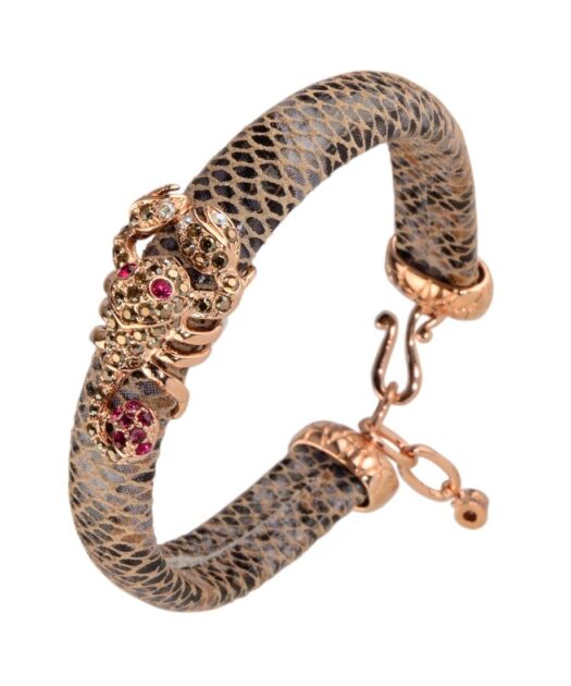 Pulsera Escorpión de plata y cristales de Swarovski en varios tonos fabricada en piel de serpiente de la colección de Máximo Betro. Joyería Turón, tienda online.