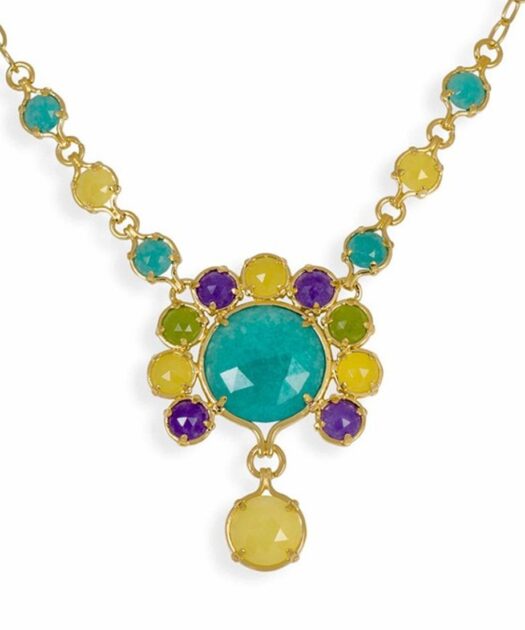 Collar dorado con piedras de jade fabricado en plata de ley