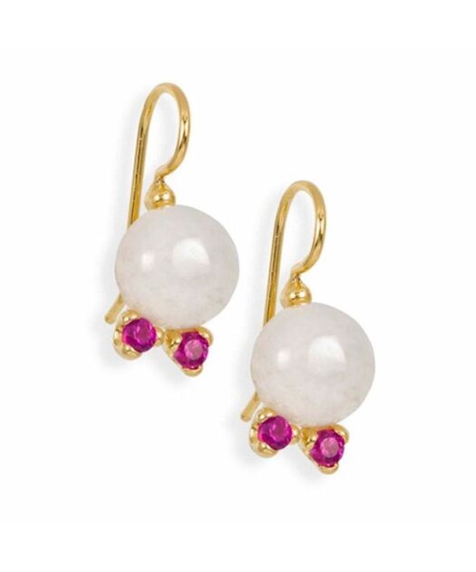 Pendientes de gancho con bola blanca en plata de ley bañada en oro amarillo