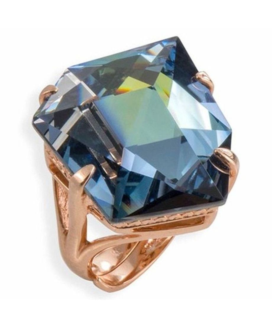 Anillo ciclón con un cristal grande Swarovski facetado de color azul, hecho en plata de ley con un baño de oro rosa. Anillo ciclón con un cristal grande Swarovski facetado de color azul, hecho en plata de ley con un baño de oro rosa.