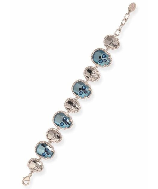 Pulsera de plata con calaveras grises y azules bañada en rodio y fabricada en plata de ley.